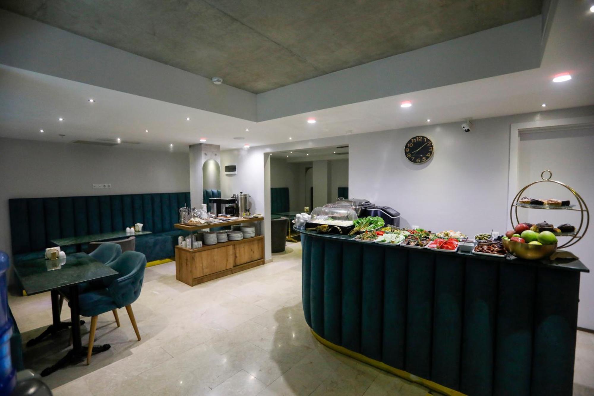 M 1 T Hotel Тбилиси Экстерьер фото