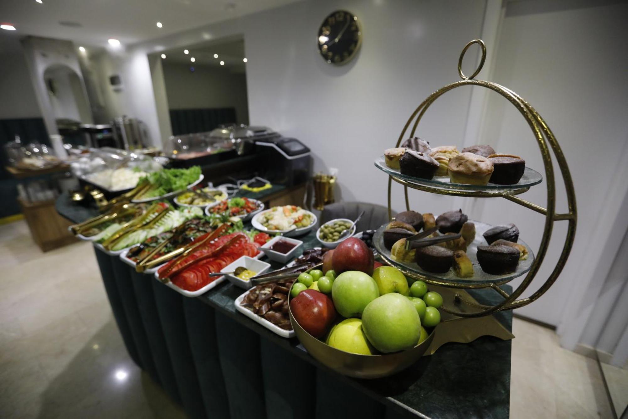 M 1 T Hotel Тбилиси Экстерьер фото