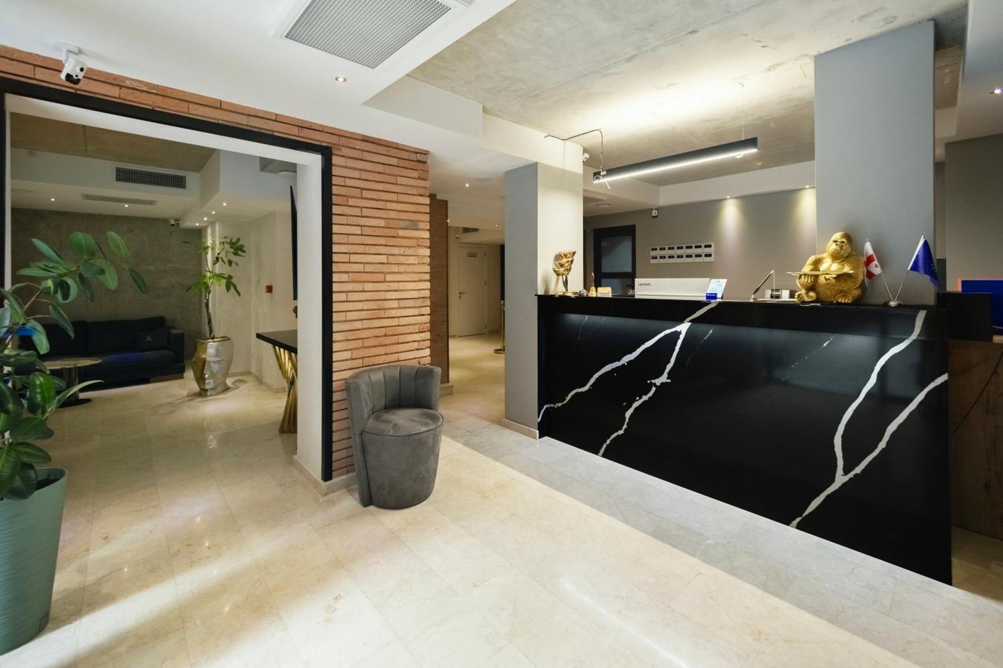 M 1 T Hotel Тбилиси Экстерьер фото