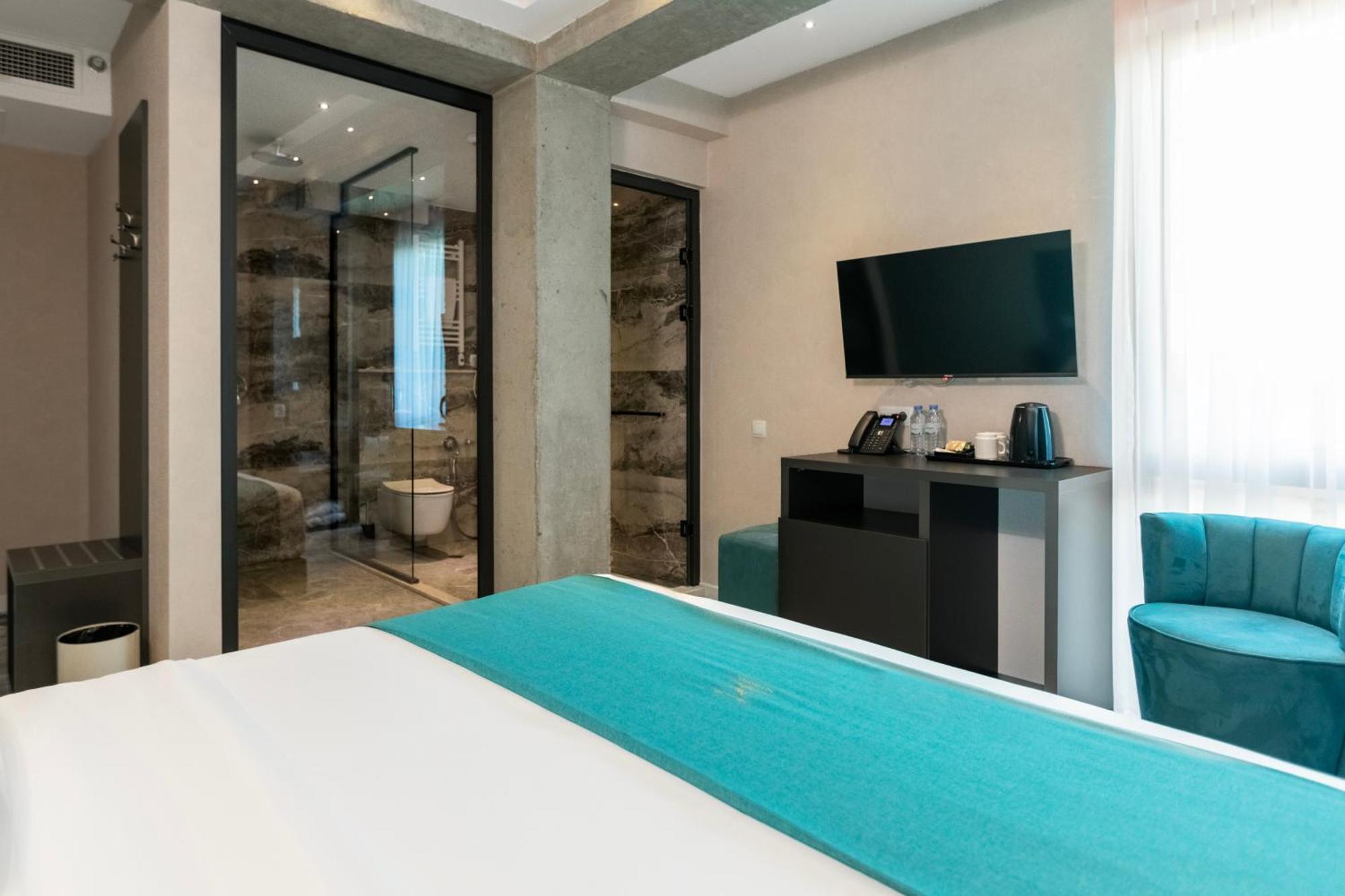 M 1 T Hotel Тбилиси Экстерьер фото