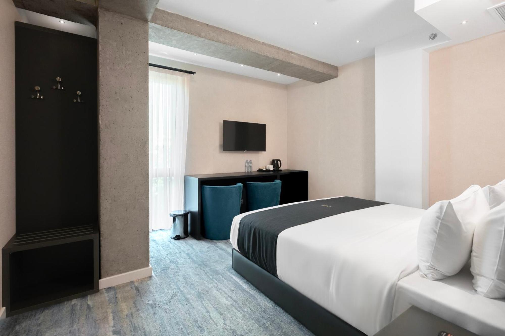 M 1 T Hotel Тбилиси Экстерьер фото