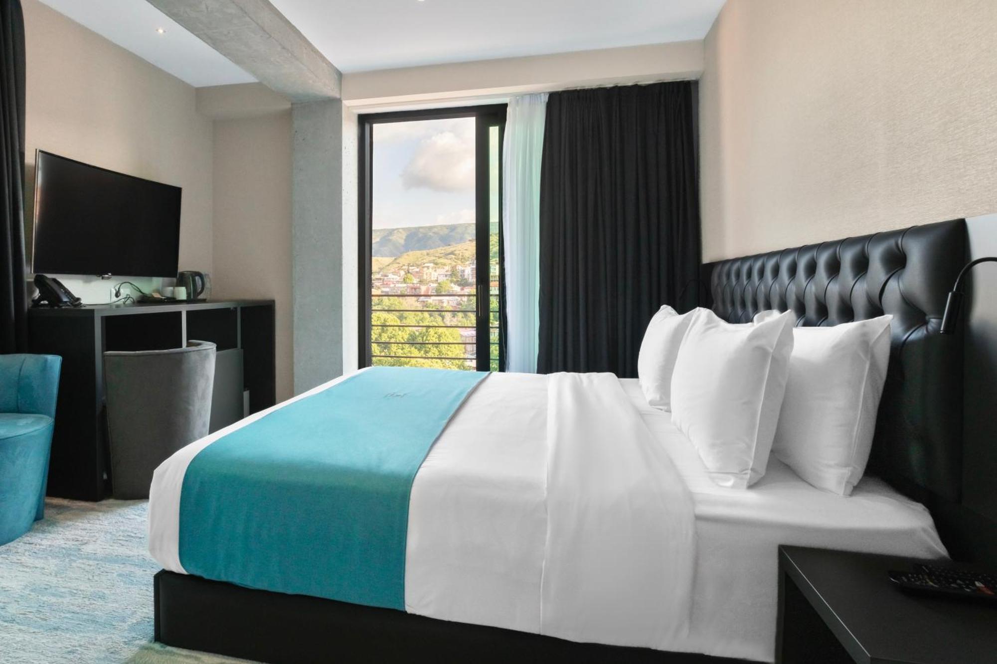M 1 T Hotel Тбилиси Экстерьер фото