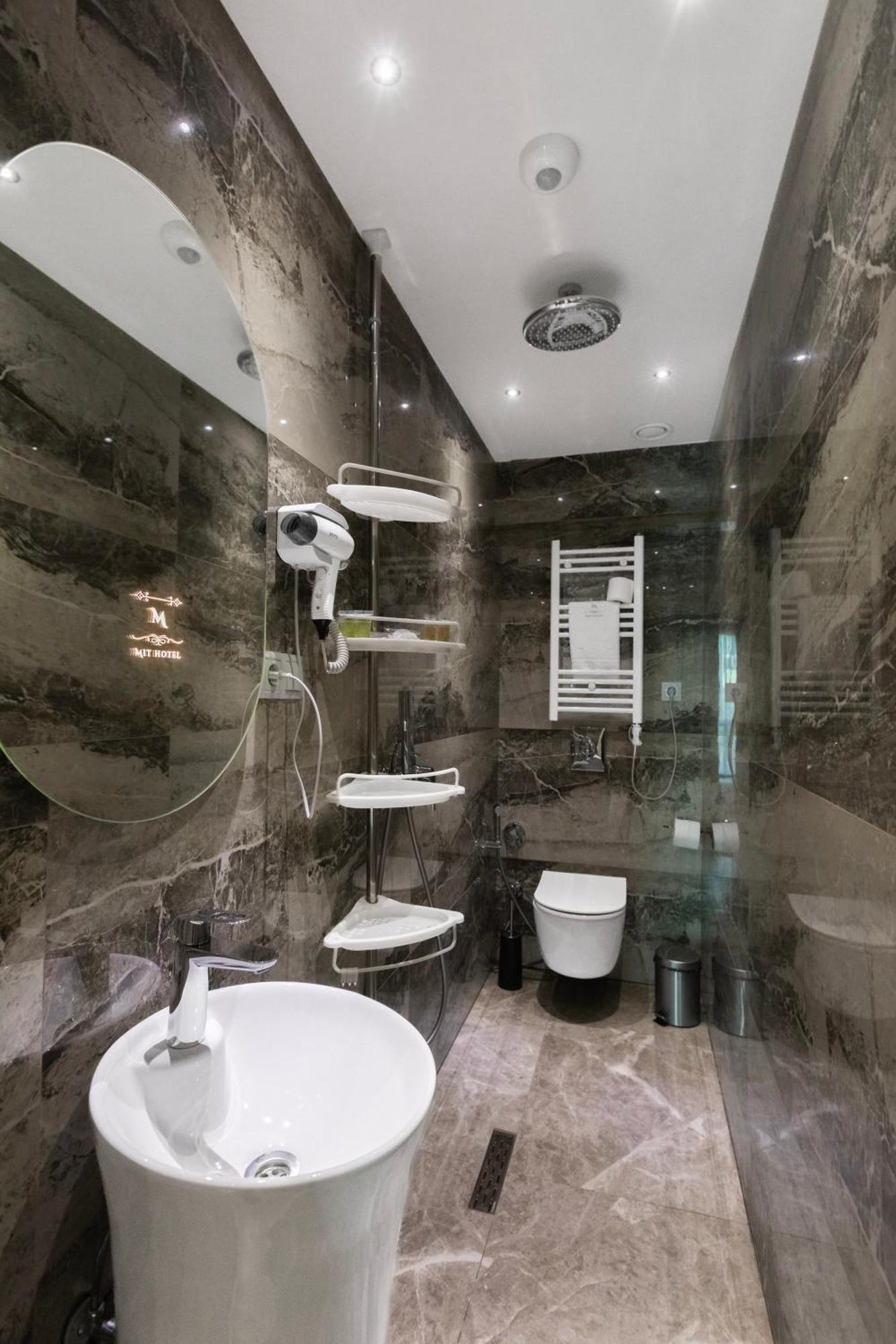 M 1 T Hotel Тбилиси Экстерьер фото