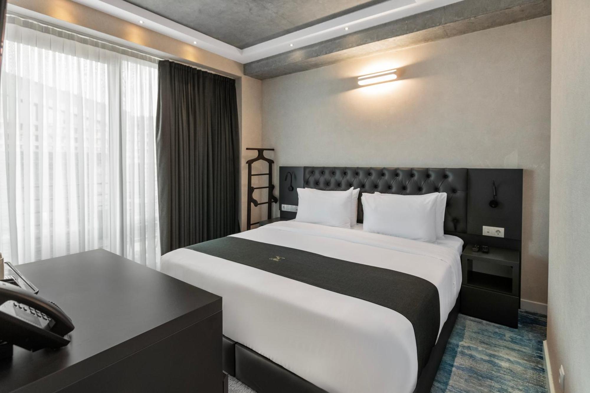 M 1 T Hotel Тбилиси Экстерьер фото