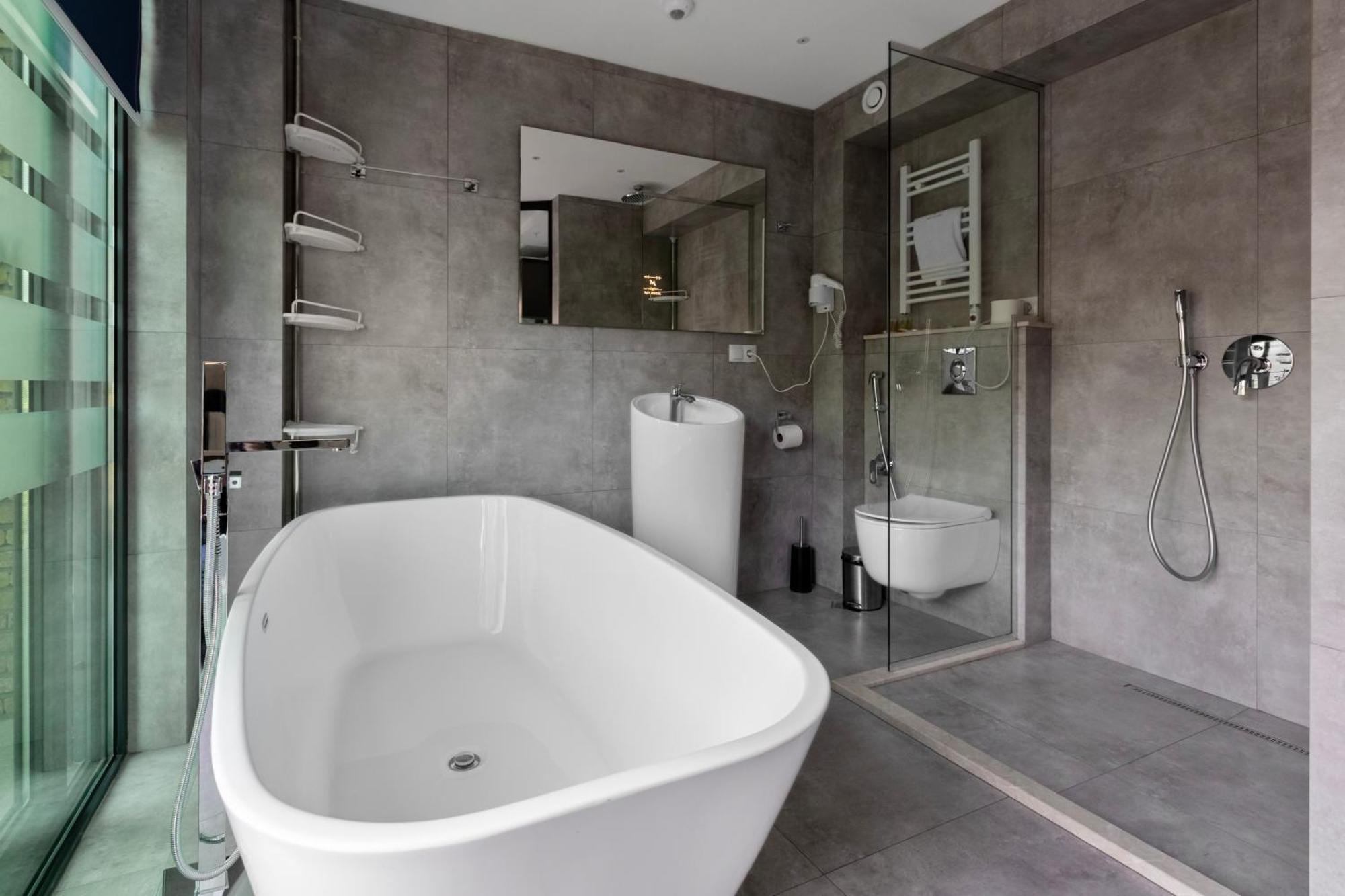M 1 T Hotel Тбилиси Экстерьер фото
