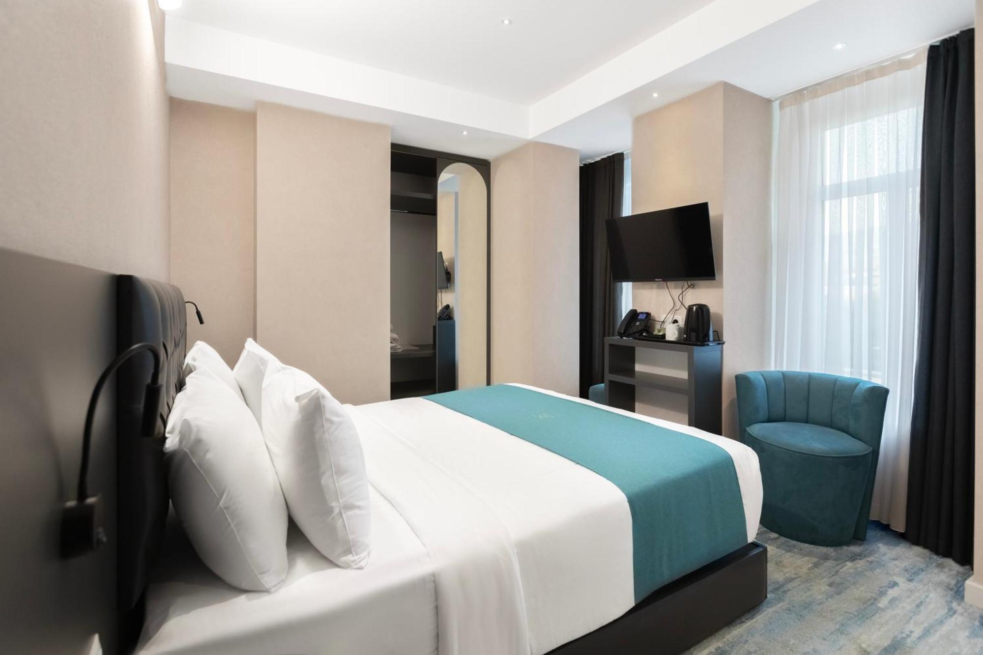 M 1 T Hotel Тбилиси Экстерьер фото