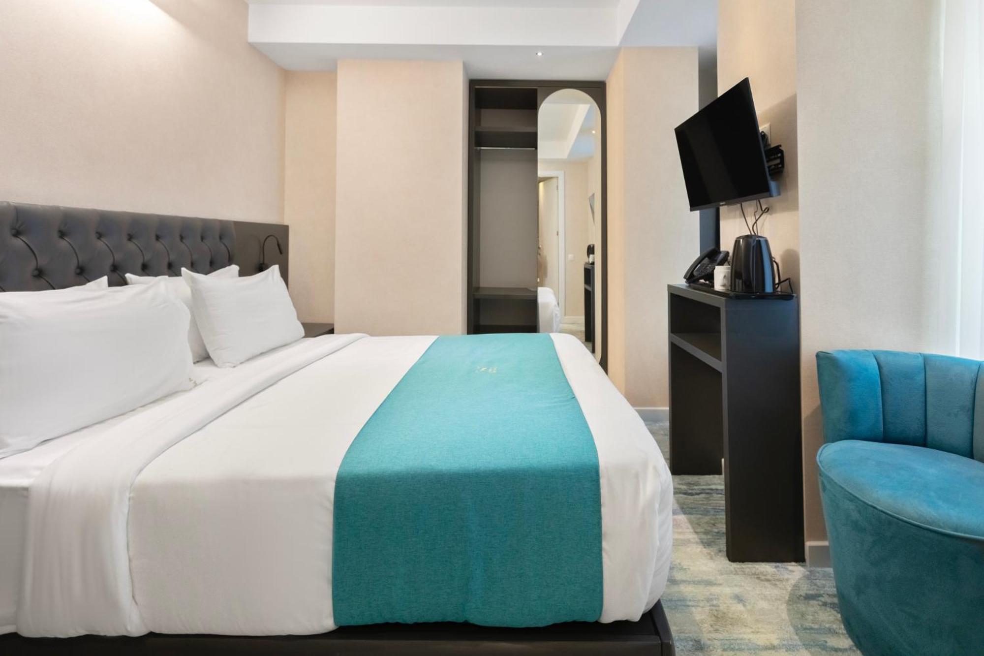 M 1 T Hotel Тбилиси Экстерьер фото