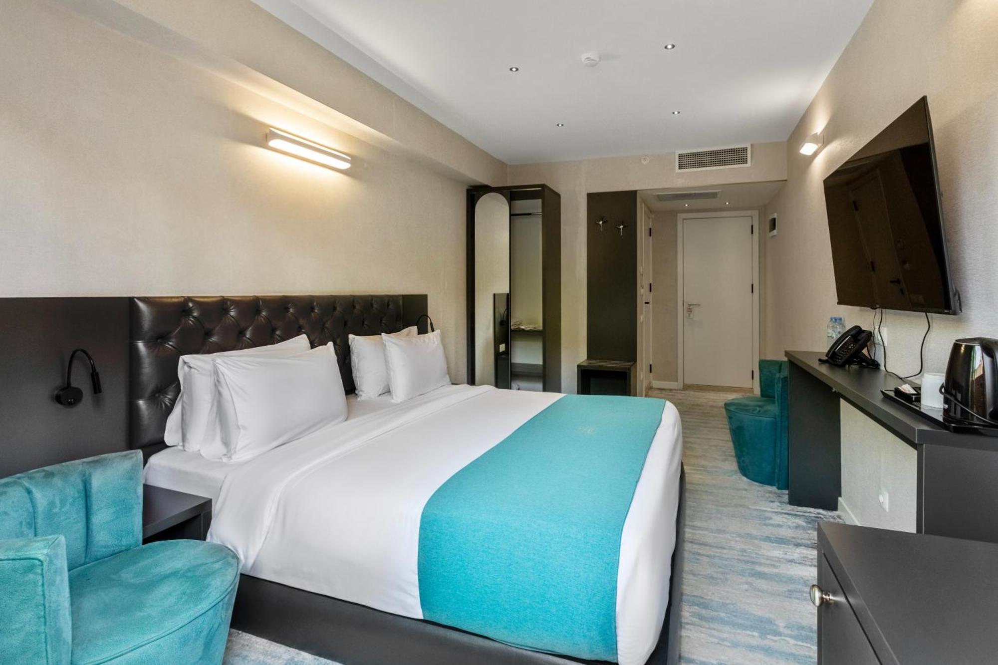 M 1 T Hotel Тбилиси Экстерьер фото