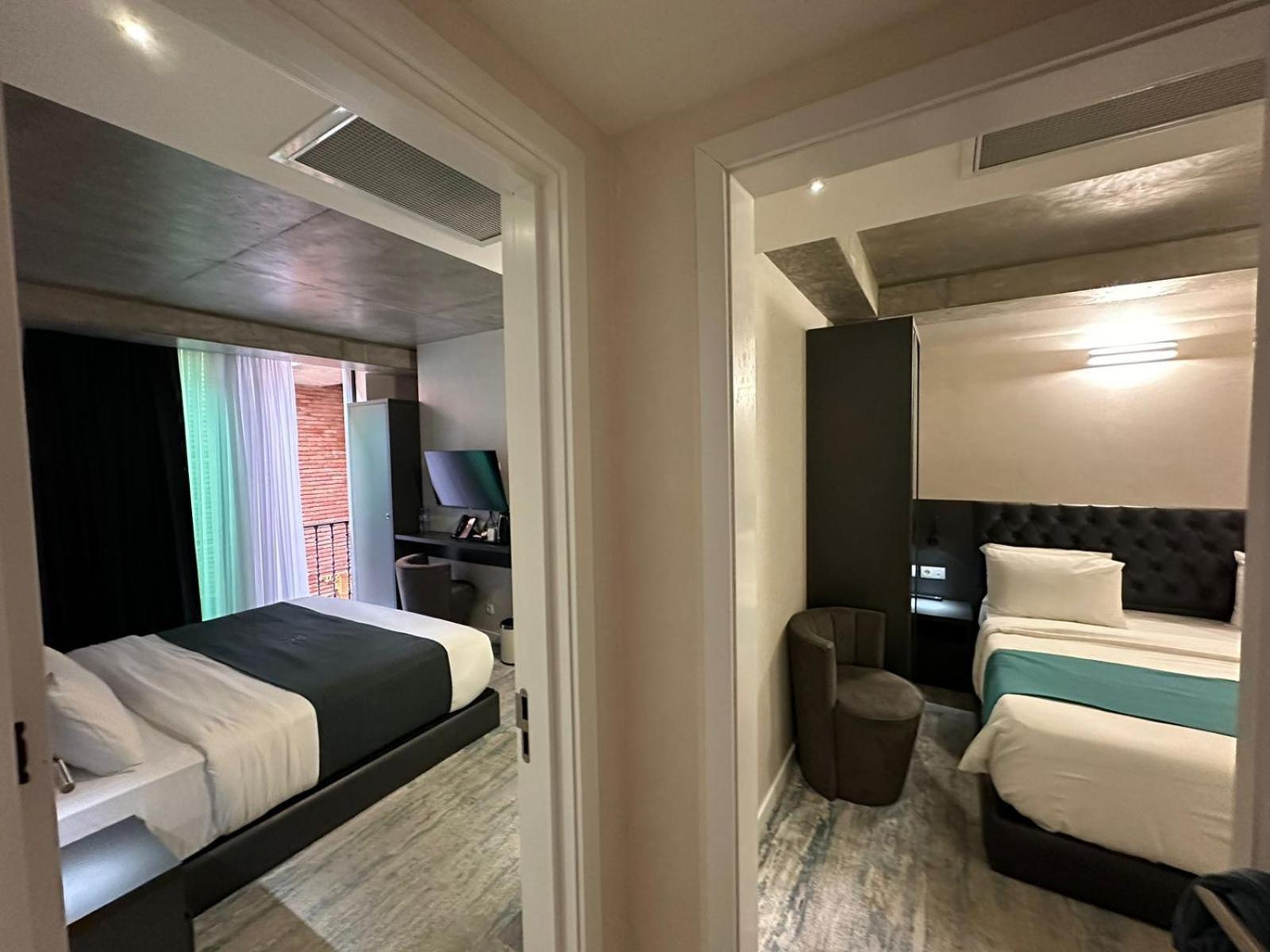 M 1 T Hotel Тбилиси Экстерьер фото