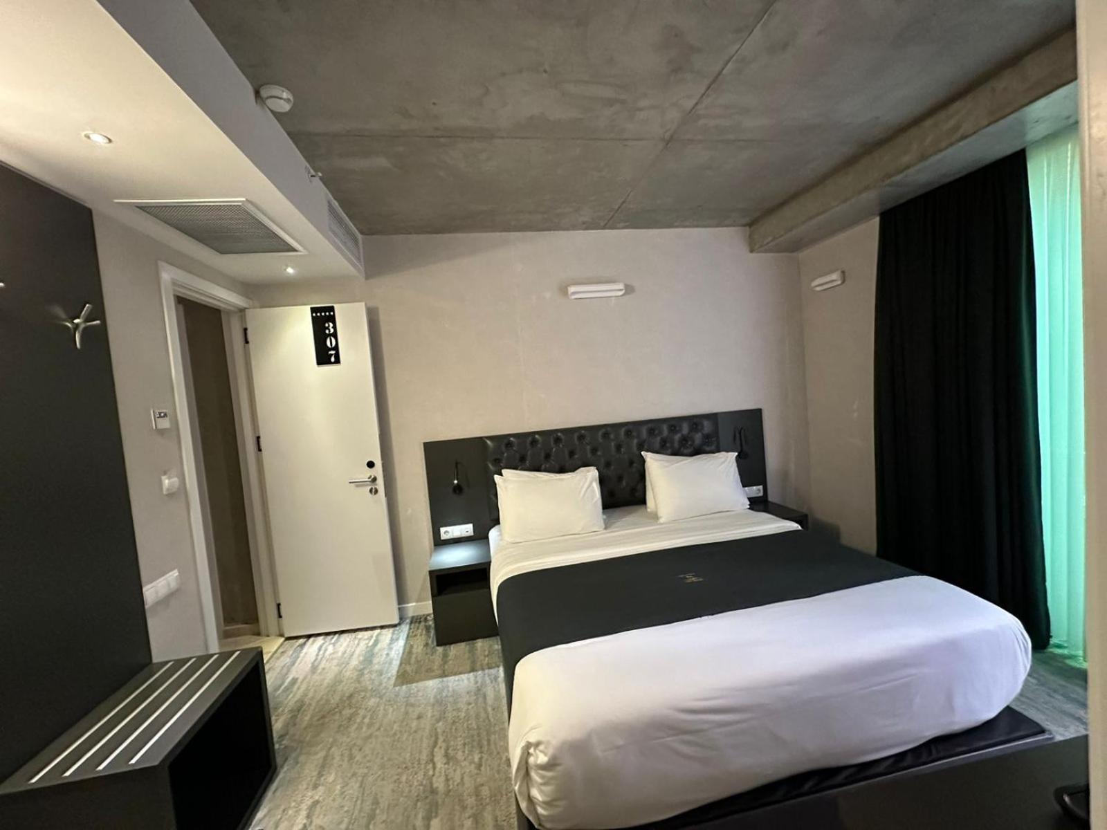 M 1 T Hotel Тбилиси Экстерьер фото